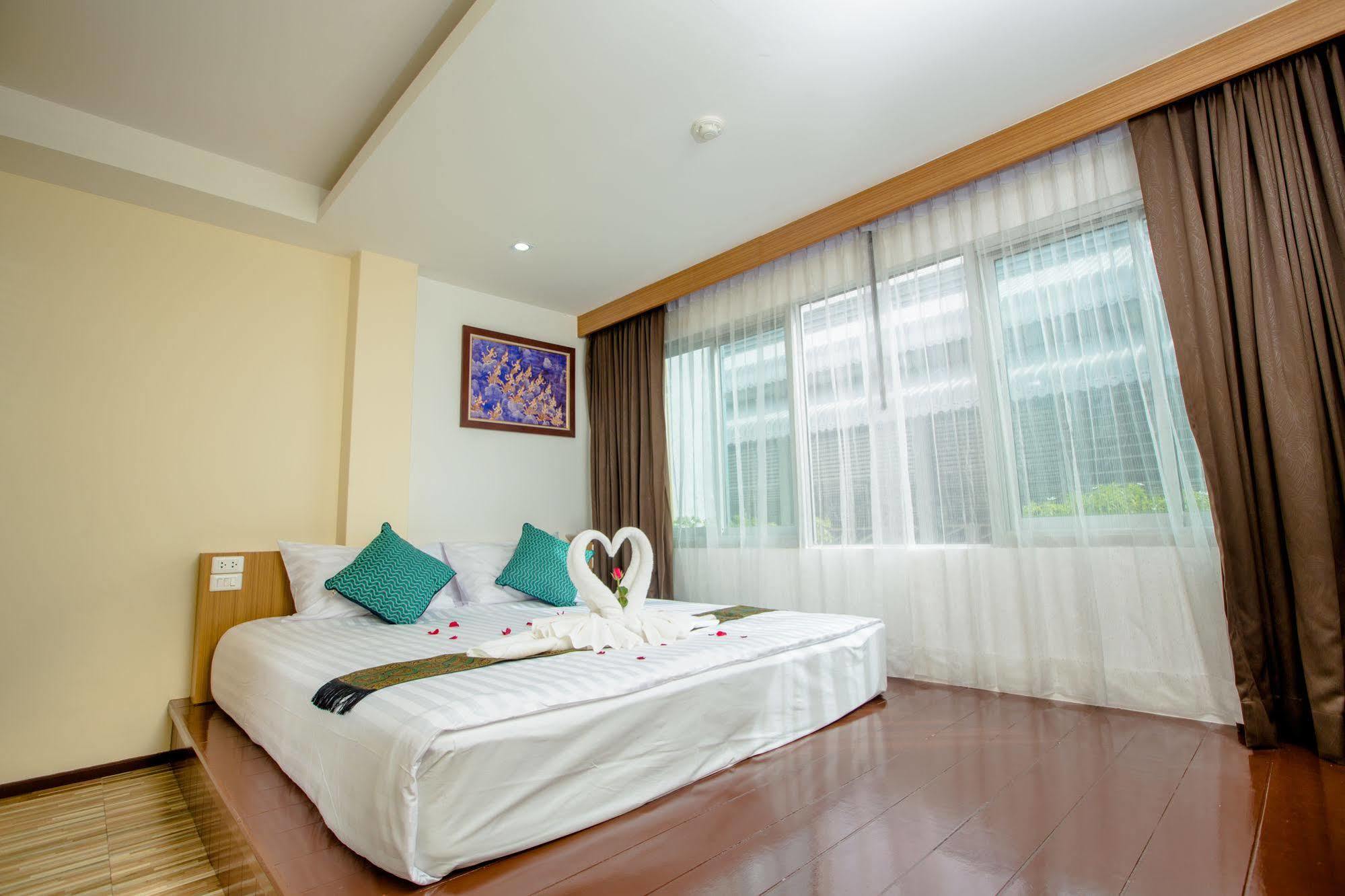 Patong Landmark Hotel Exterior photo